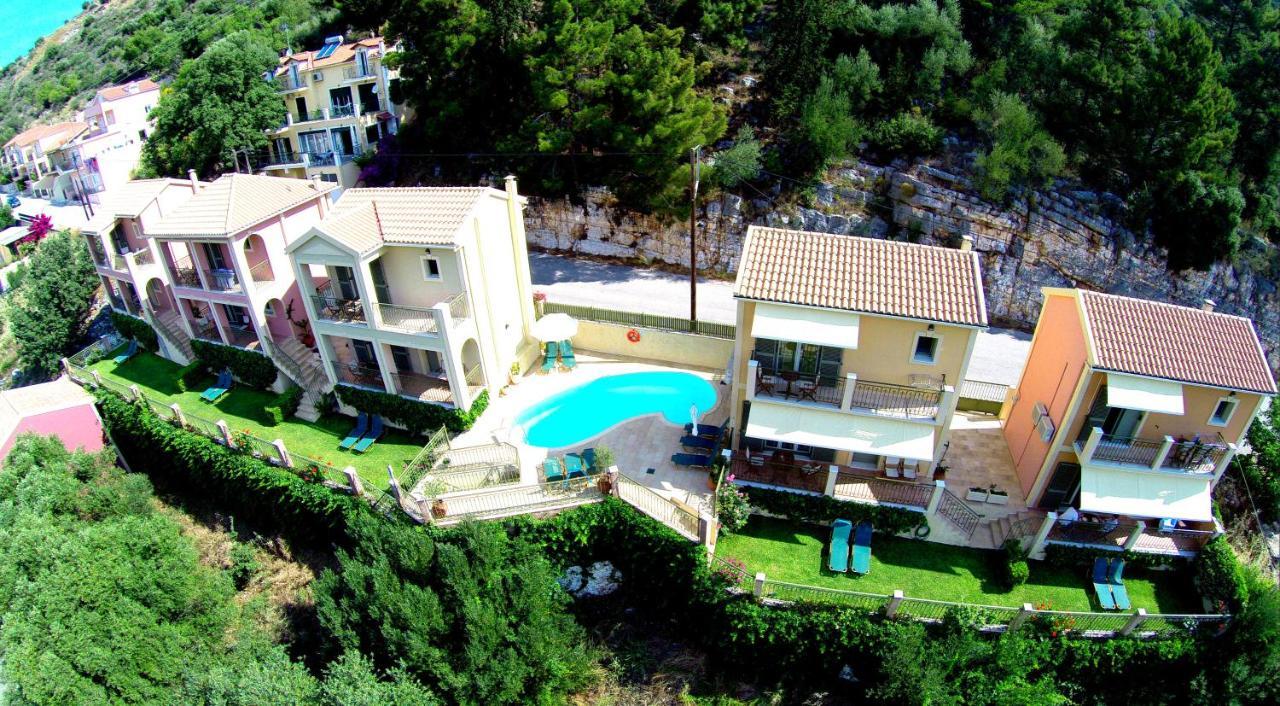 Garden Villa *